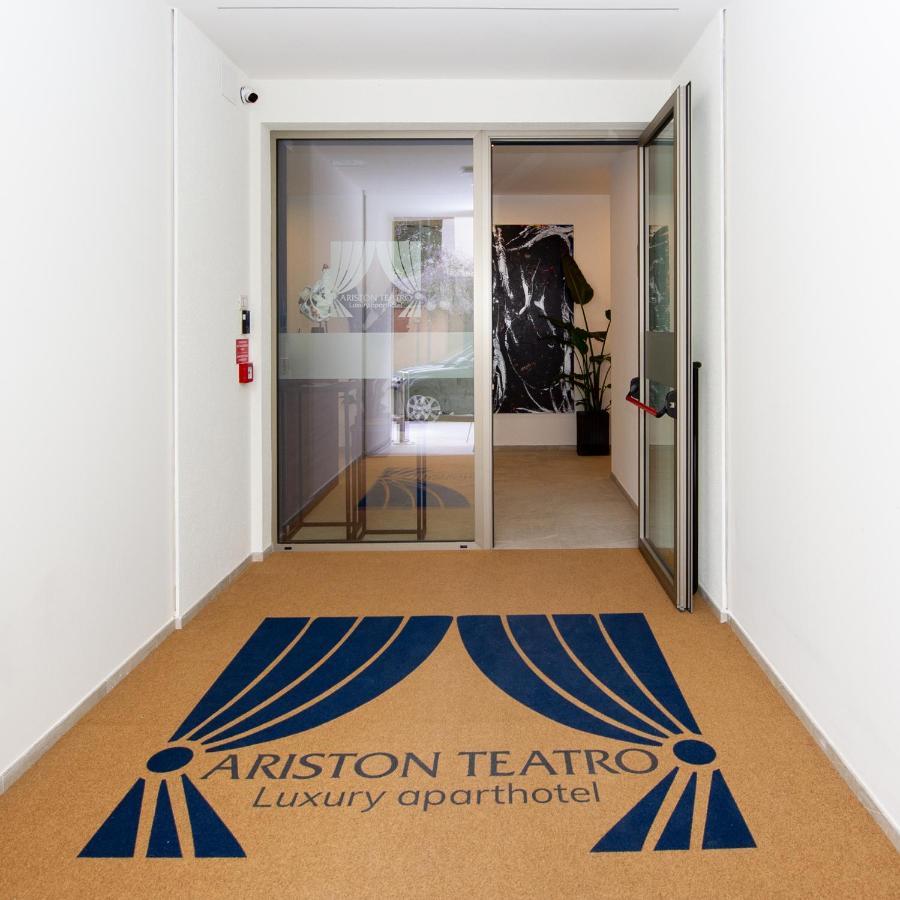 Ariston Teatro Luxury Aparthotel غرادو المظهر الخارجي الصورة